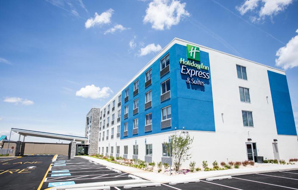 Holiday Inn Express & Suites Rehoboth Beach by IHG